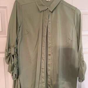 Crown & Ivy Green Button-Up Blouse